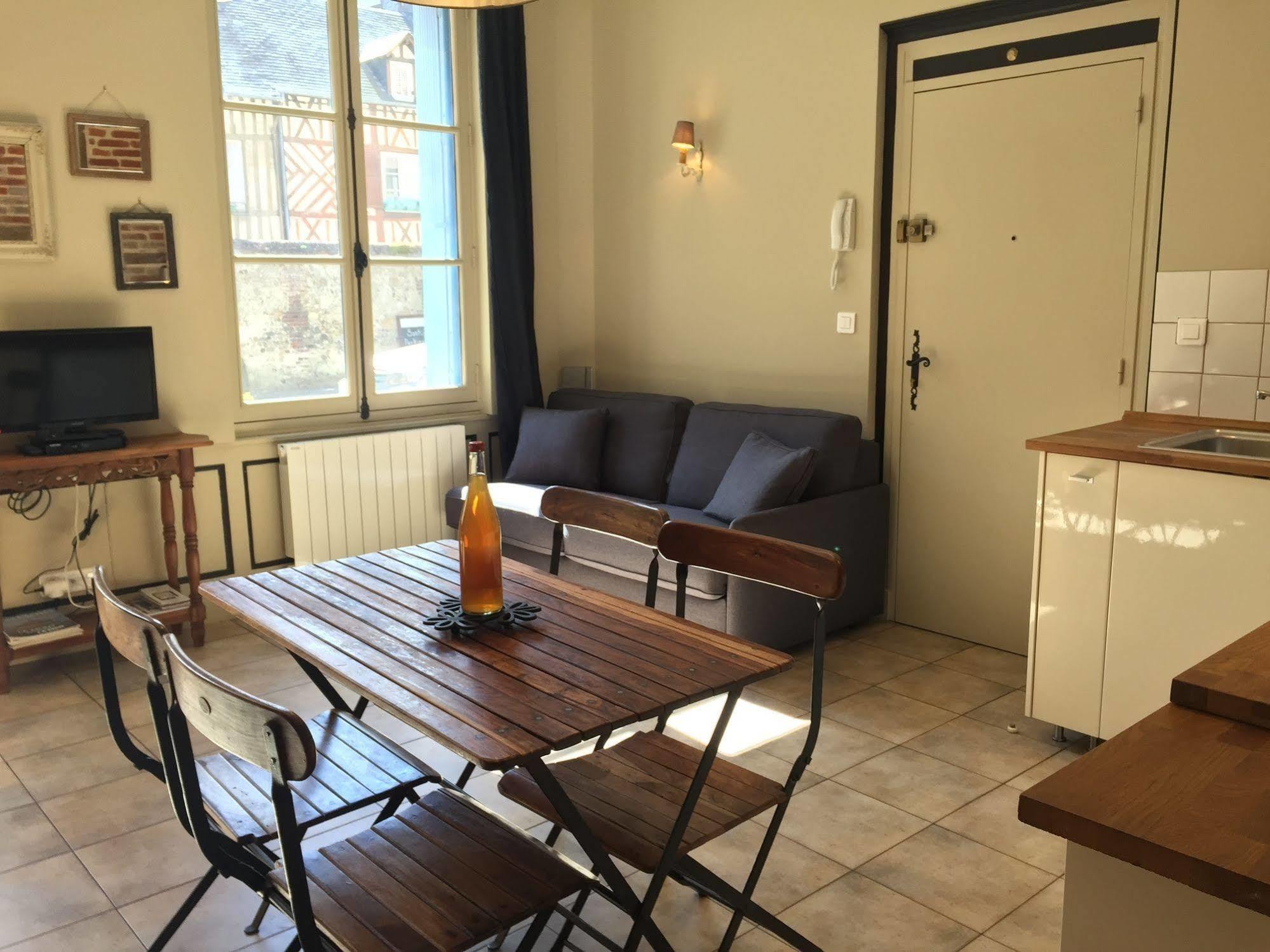 Appartements Du Clos Vorin 옹플뢰르 외부 사진